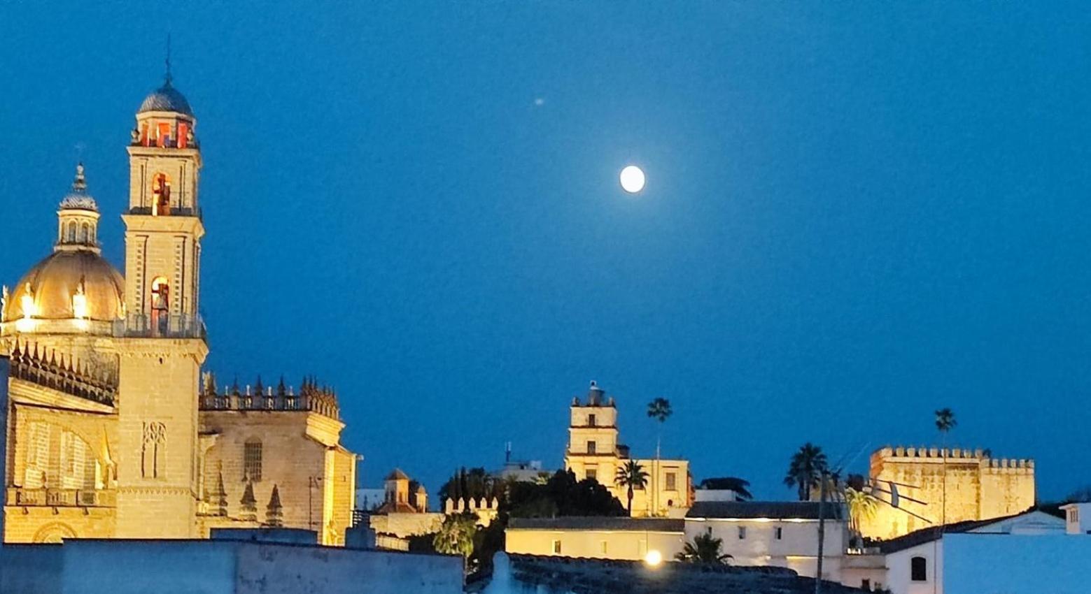 Palacio El Duende Old Town Parking Gratis Terraza Vista Catedral Alcazar Apartment *